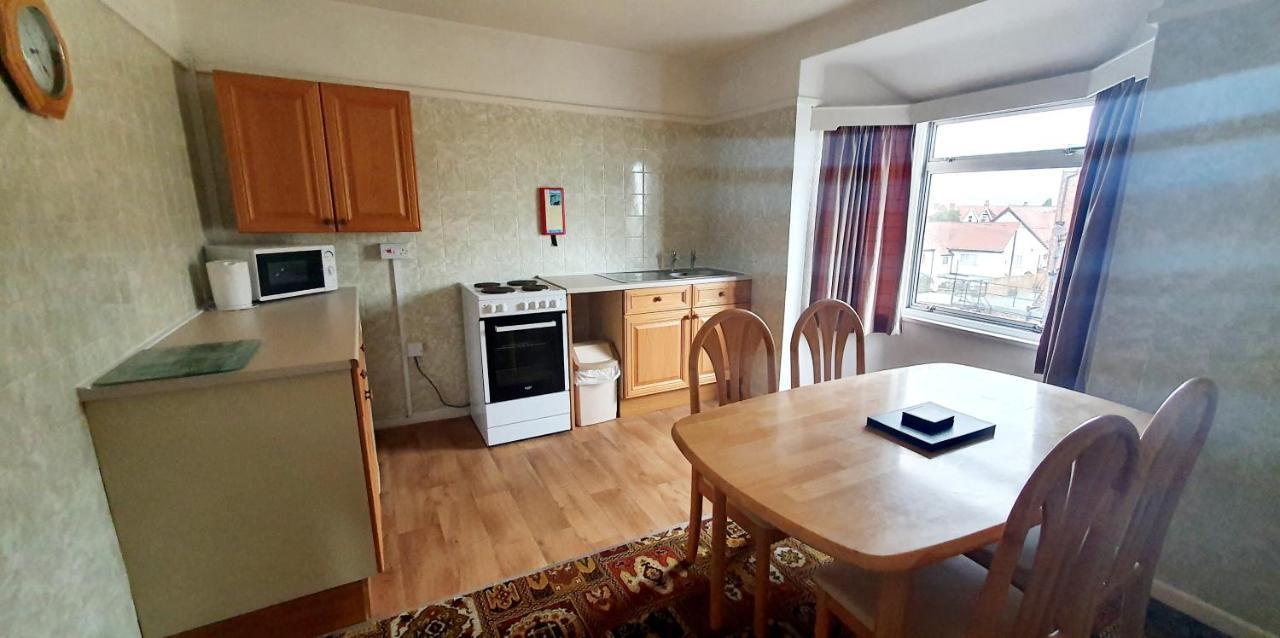 Beach Court Holiday Apartments سكيغنيس المظهر الخارجي الصورة