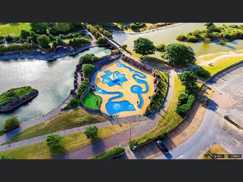 Beach Court Holiday Apartments سكيغنيس المظهر الخارجي الصورة